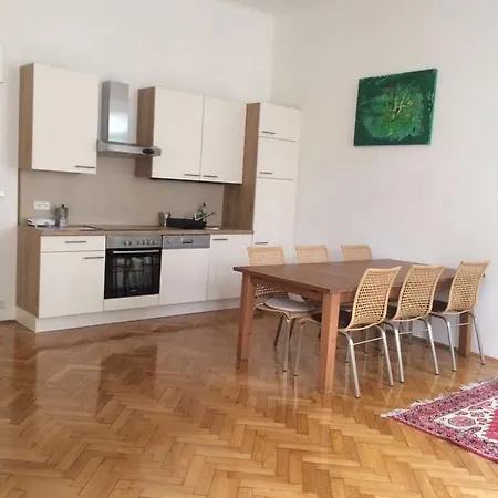 Old Citycenter شقة