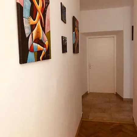 Old Citycenter Apartament